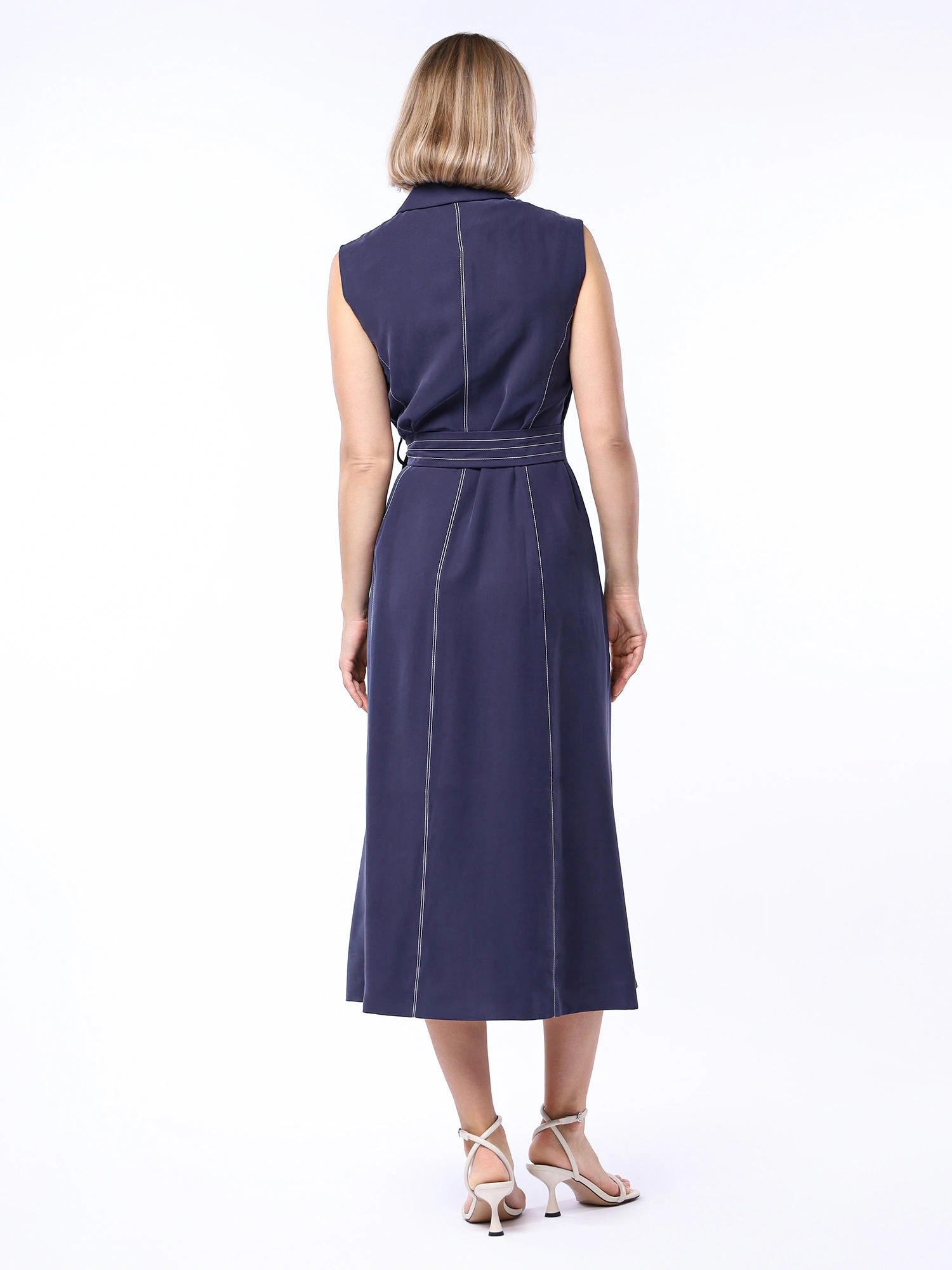 Платье темно-синего цвета из смесовой вискозы расклешенного кроя